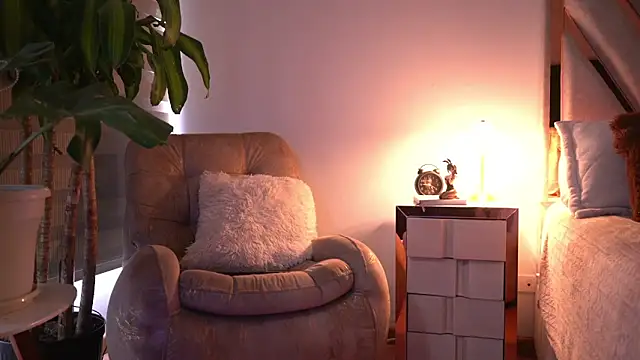  Andyy   online show from October 2025 09:48:02 PM