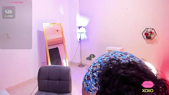 Snapshot of amelyaDreams chatting on November 2025 01:50:02 PM amelyaDreams online show from November 2025 01:50:02 PM