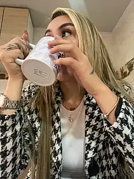 Snapshot of emma_oxford chatting on February 2025 08:09:02 PM emma oxford online show from February 2025 08:09:02 PM