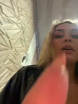 Snapshot of emma_oxford chatting on February 2025 08:36:01 PM emma oxford online show from February 2025 08:36:01 PM