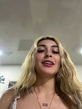 Snapshot of emma_oxford chatting on March 2025 02:48:01 AM emma oxford online show from March 2025 02:48:01 AM