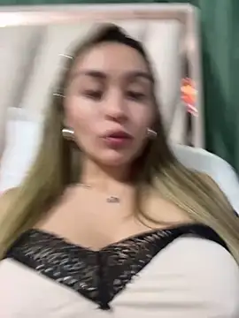 Snapshot of emma_oxford chatting on February 2026 02:54:01 AM emma oxford online show from February 2026 02:54:01 AM