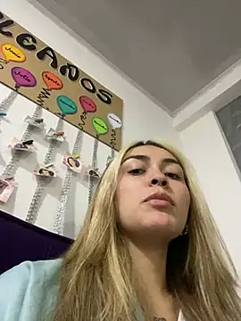 Snapshot of emma_oxford chatting on February 2025 08:16:02 PM emma oxford online show from February 2025 08:16:02 PM