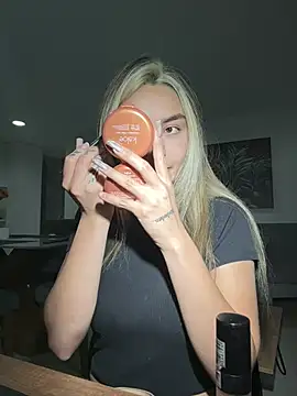 Snapshot of emma_oxford chatting on February 2026 02:23:01 AM emma oxford online show from February 2026 02:23:01 AM