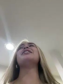 Snapshot of emma_oxford chatting on February 2026 02:44:02 AM emma oxford online show from February 2026 02:44:02 AM