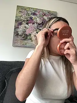 emma oxford online show from April 2026 08:44:01 PM