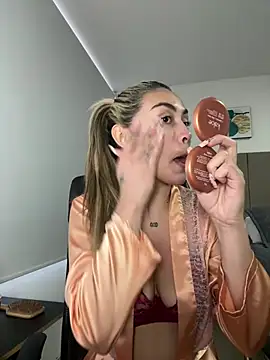 emma oxford online show from April 2026 10:28:02 PM