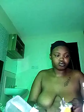 Snapshot of freaky_belle chatting on October 2025 03:58:01 AM freaky belle online show from October 2025 03:58:01 AM