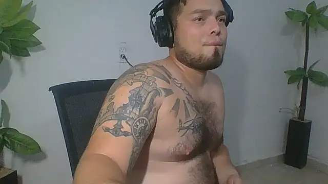 Snapshot of DirtyRcride chatting on October 2025 03:21:01 AM DirtyRcride online show from October 2025 03:21:01 AM