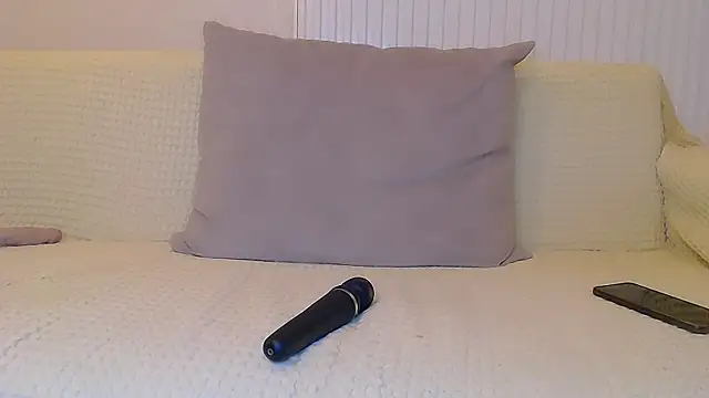   QUEEN    online show from March 2025 05:46:01 PM