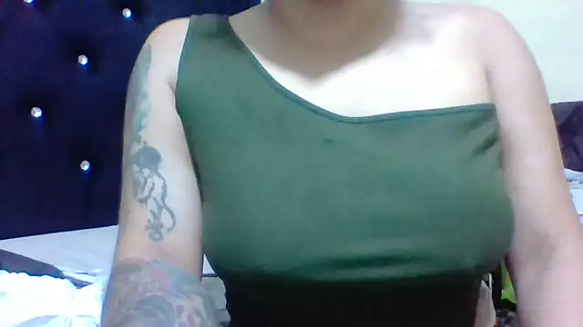 Jennxdolls online show from February 2025 11:58:01 AM