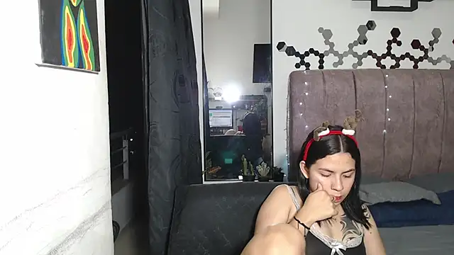 Snapshot of Liza_Thurner chatting on December 2024 12:12:02 AM Liza Thurner online show from December 2024 12:12:02 AM