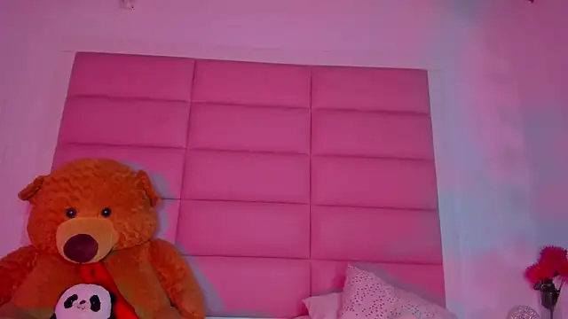 little-Emma online show from February 2025 03:06:02 AM