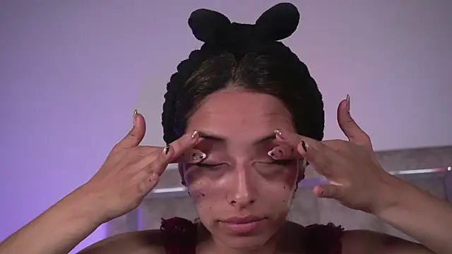 little-Emma online show from April 2026 11:18:02 PM