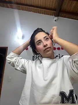 little-Emma online show from September 2025 02:48:01 AM