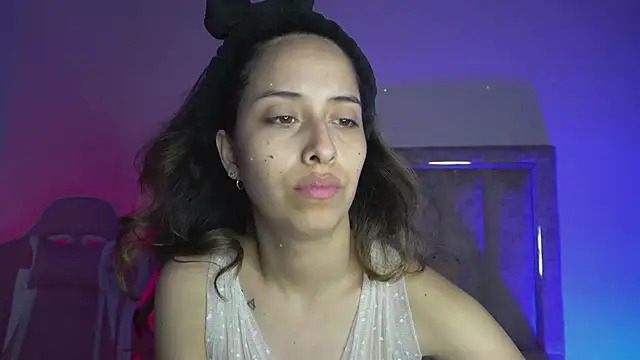 little-Emma online show from February 2026 03:47:01 AM