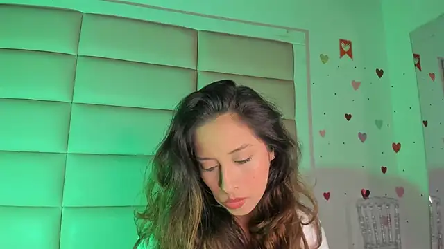 little-Emma online show from October 2025 12:13:01 AM