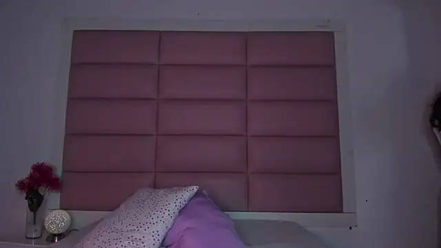 little-Emma online show from January 2026 03:11:02 AM