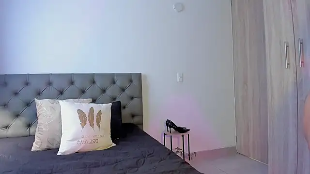 Snapshot of Deborah_Colins chatting on October 2025 05:43:01 PM Deborah Colins online show from October 2025 05:43:01 PM