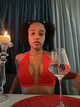 Snapshot of Black_Dolll chatting on December 2024 05:01:02 PM Black Dolll online show from December 2024 05:01:02 PM