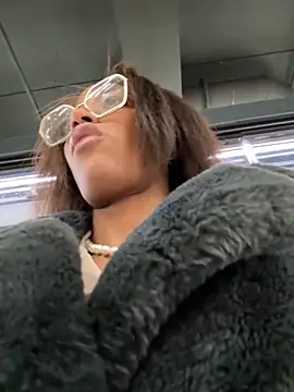 Snapshot of Black_Dolll chatting on November 2025 05:02:01 PM Black Dolll online show from November 2025 05:02:01 PM