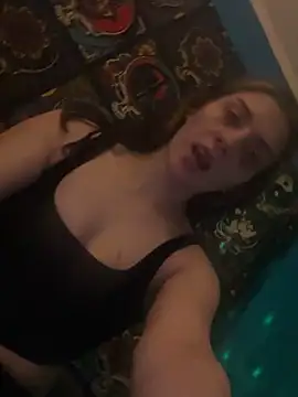 Snapshot of emilysue1 chatting on December 2024 11:28:01 AM emilysue1 online show from December 2024 11:28:01 AM