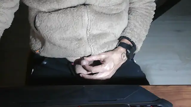 Adri gard online show from December 2025 09:50:01 PM