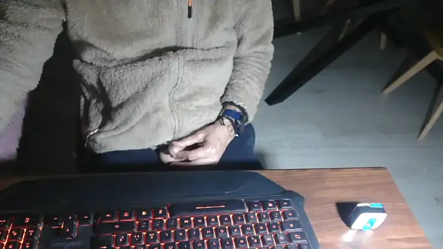 Adri gard online show from April 2026 08:38:01 PM