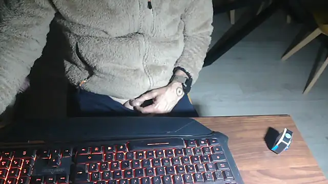 Adri gard online show from April 2026 08:15:02 PM