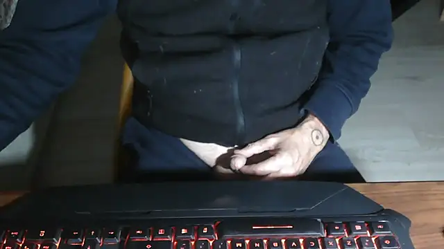 Adri gard online show from November 2025 08:53:02 PM