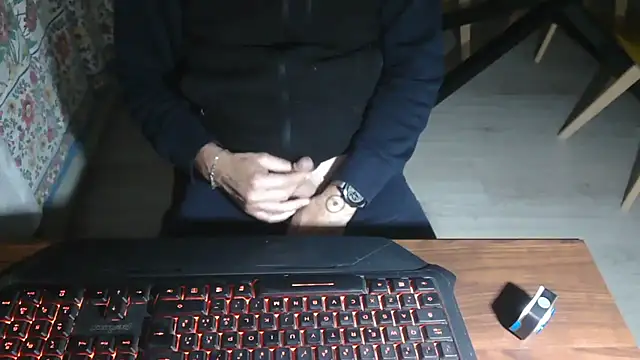 Adri gard online show from November 2025 09:42:02 PM