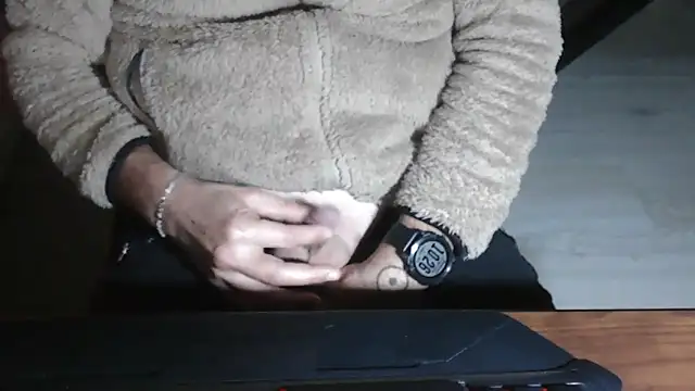 Adri gard online show from December 2025 09:26:01 PM