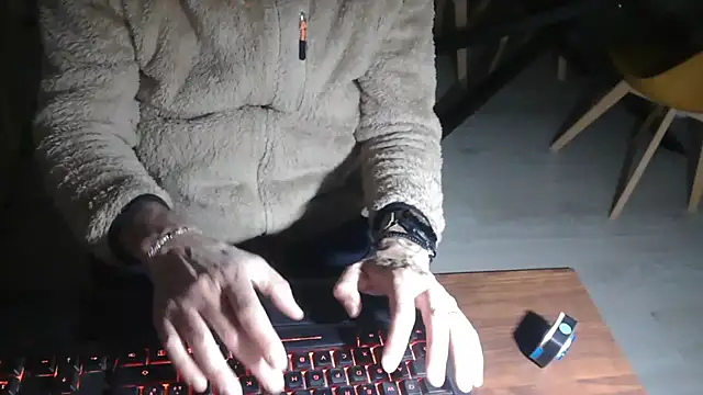 Adri gard online show from March 2026 10:00:02 PM