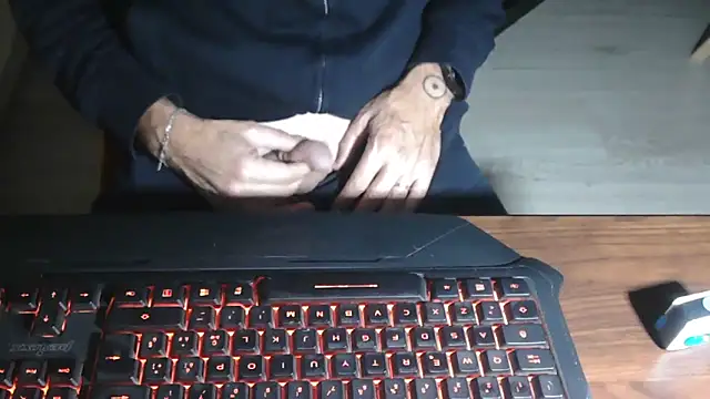 Adri gard online show from November 2025 09:18:01 PM