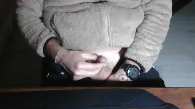 Adri gard online show from December 2025 08:57:02 PM