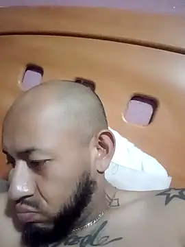 pineda1689 online show from December 2024 04:21:01 PM