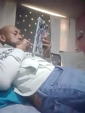 pineda1689 online show from September 2025 04:01:01 PM