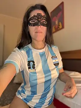 Reinacatchile online show from June 2026 02:56:01 AM