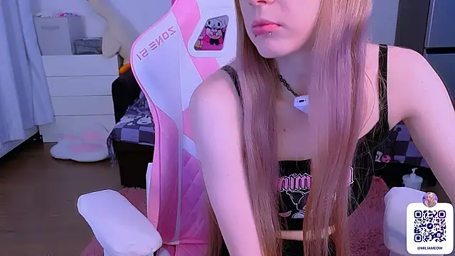 Milia Parker online show from November 2025 02:43:01 AM