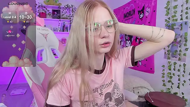 Snapshot of Milia_Parker chatting on February 2025 10:04:02 PM Milia Parker online show from February 2025 10:04:02 PM