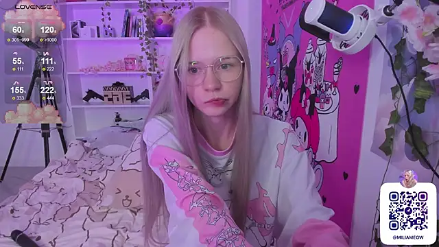 Snapshot of Milia_Parker chatting on January 2025 09:53:02 PM Milia Parker online show from January 2025 09:53:02 PM