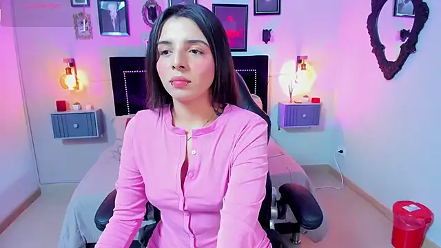 Snapshot of Charlotte__Benett chatting on December 2025 03:39:02 AM Charlotte Benett online show from December 2025 03:39:02 AM