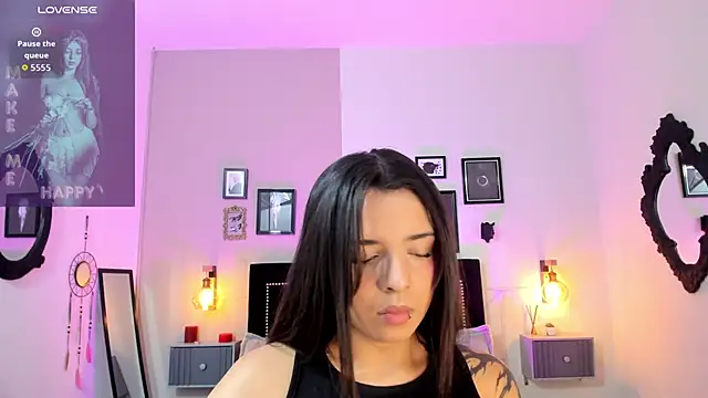 Charlotte  Benett online show from March 2026 05:10:02 AM