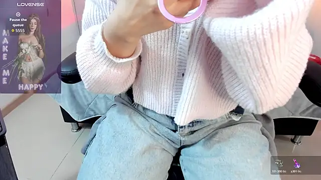 Charlotte  Benett online show from March 2026 04:25:01 AM