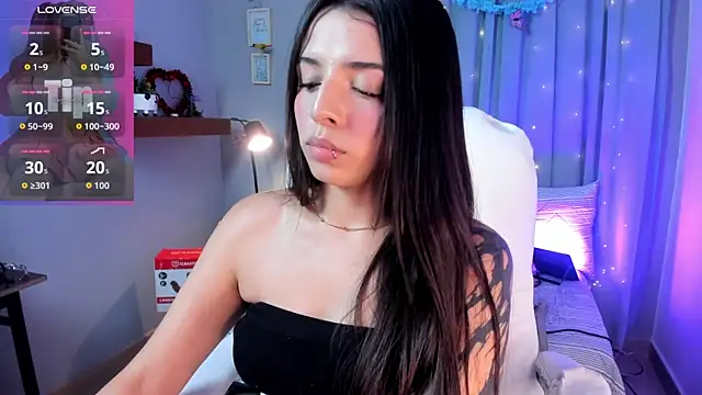Snapshot of Charlotte__Benett chatting on July 2026 05:58:02 AM Charlotte Benett online show from July 2026 05:58:02 AM
