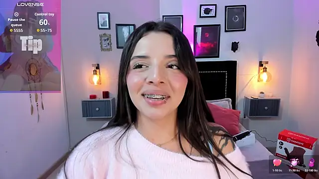 Snapshot of Charlotte__Benett chatting on June 2026 05:05:01 AM Charlotte Benett online show from June 2026 05:05:01 AM