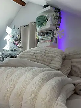 JezzyHill online show from December 2025 11:38:02 AM