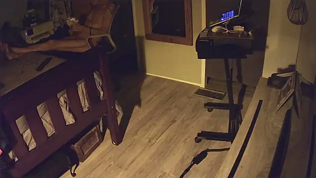 flasher15 online show from April 2026 01:18:02 AM