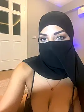 Amberonee31 online show from October 2025 08:33:02 PM