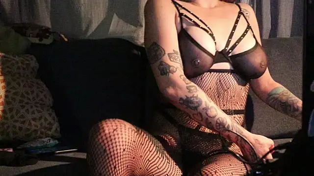 estivalia xxx online show from March 2026 02:35:01 AM